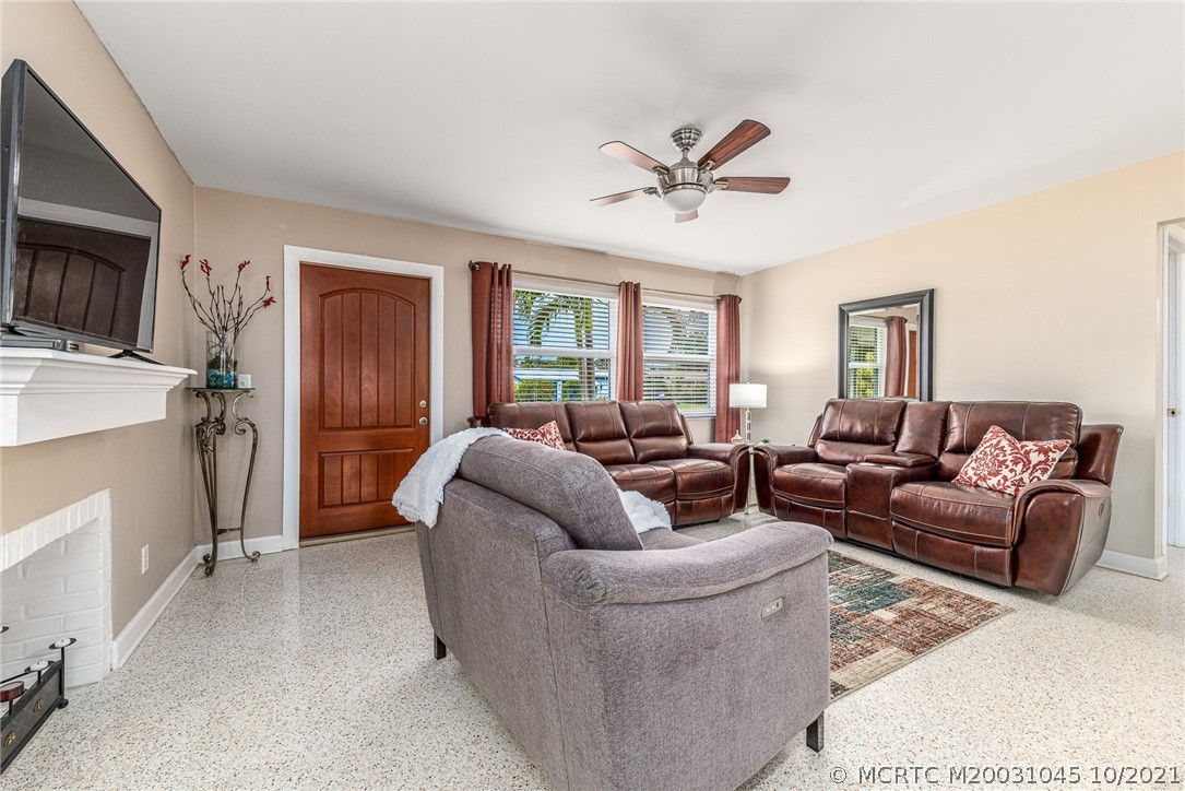 2360 Southeast Madison Street Stuart, FL 34997 - Photo 5 of 24 Gallery Image 5
