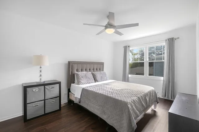 $260,000 | 215 Sunset Court, Vernon Hills, IL 60061