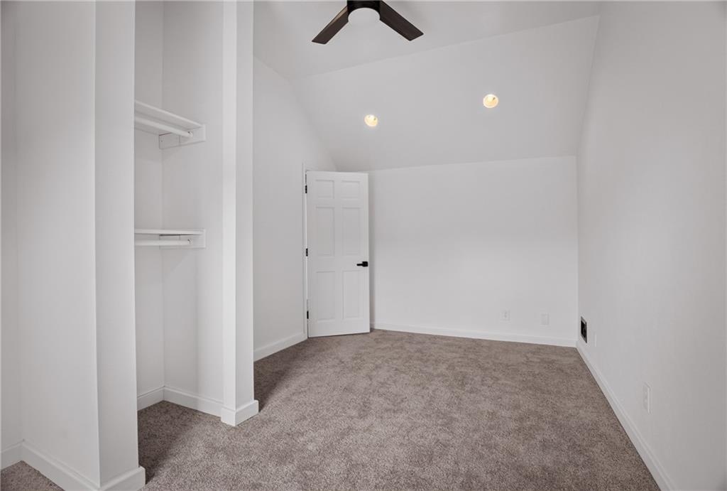635 Valley Street Oakmont, PA 15139 - Photo 17 of 38