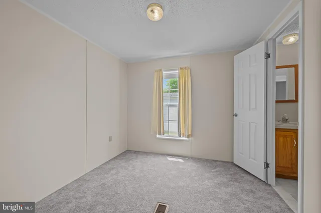 $69,000 | 75 Kathy Lane, Unit 656, Wilmington, DE 19808