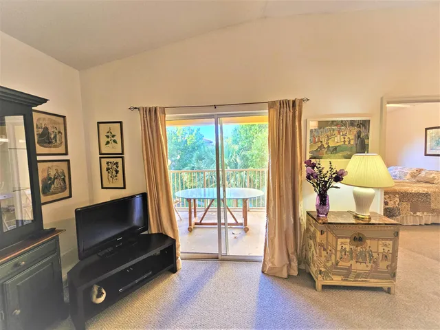 $1,800 | 5050 Fairways Circle, Unit 301, Vero Beach, FL 32967