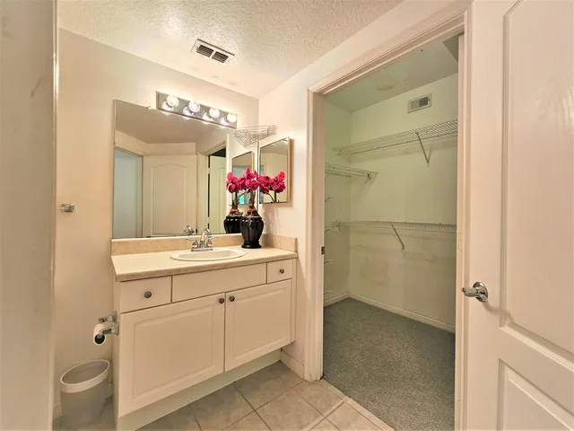 $1,800 | 5050 Fairways Circle, Unit 301, Vero Beach, FL 32967