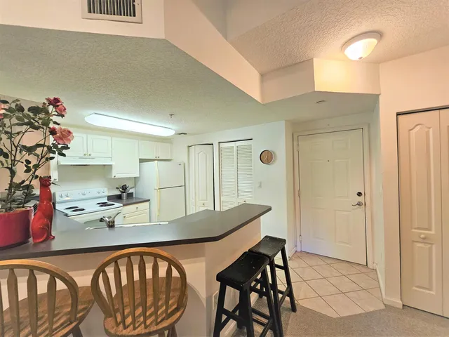 $1,800 | 5050 Fairways Circle, Unit 301, Vero Beach, FL 32967