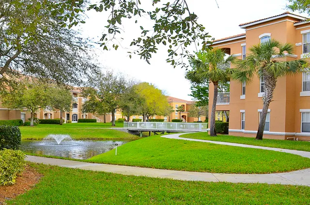 $1,800 | 5050 Fairways Circle, Unit 301, Vero Beach, FL 32967