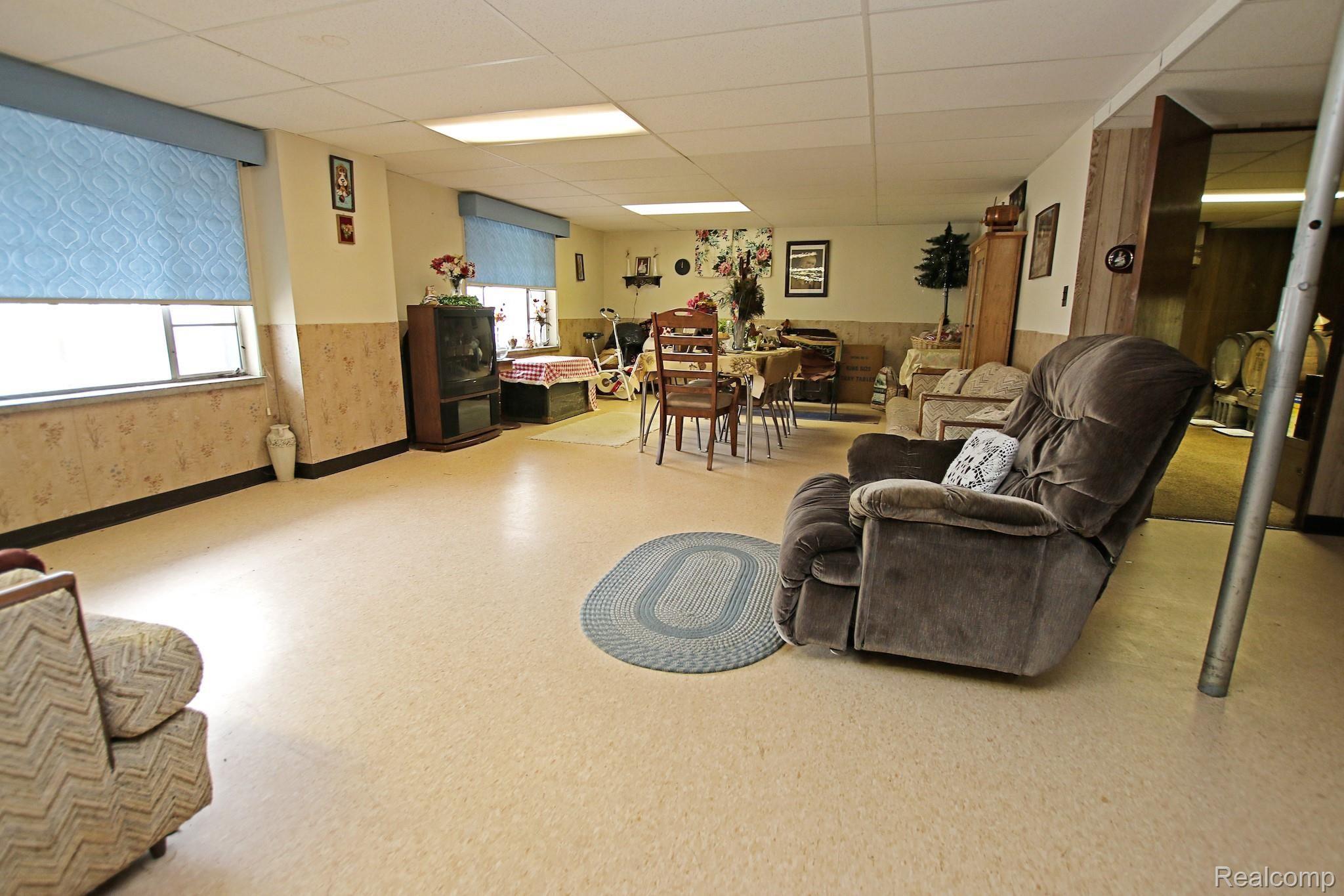 3700 Rohr Road Lake Orion, MI 48359 - Photo 31 of 55 31) Lower Level Living Room.jpg