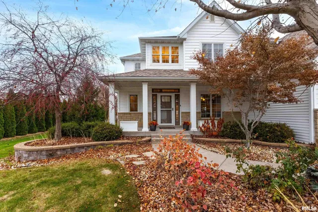 $729,500 | 5726 New Castle Lane, Bettendorf, IA 52722