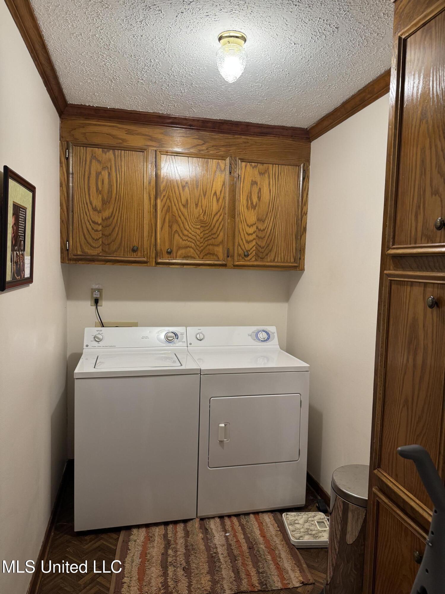 4375 Redwood Circle Jackson, MS 39212 - Photo 18 of 23 Laundry Area