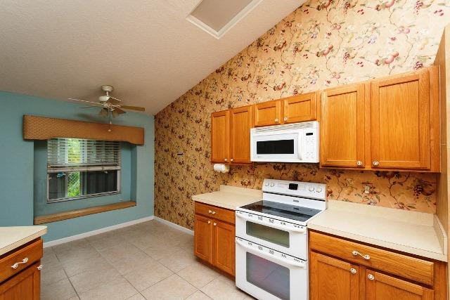 2191 Southeast Pyramid Road Port St. Lucie, FL 34952 - Photo 20 of 34 21