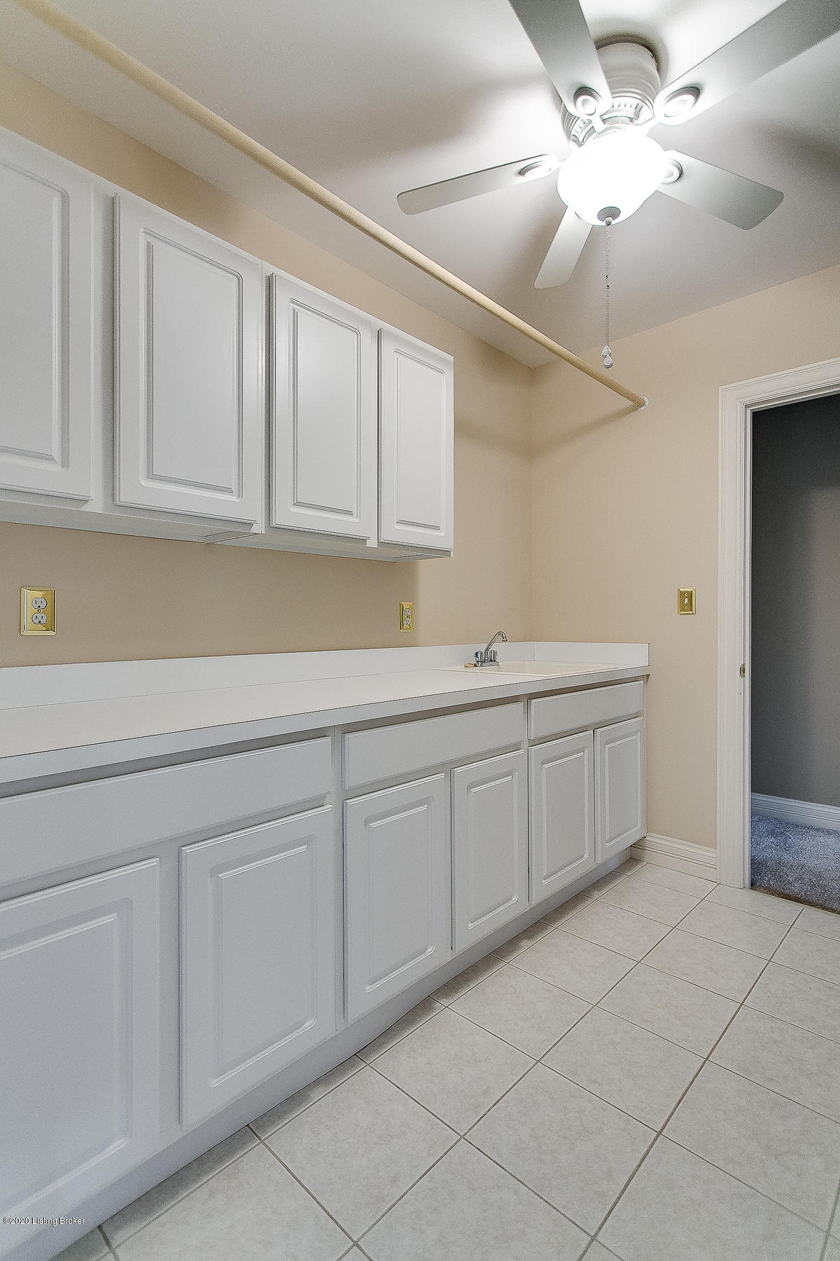 3100 Ridgemoor Court Prospect, KY 40059 - Photo 37 of 76 2nd floor laundry room