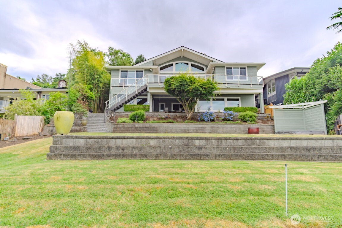 8568 Sand Point Way Northeast Seattle, WA 98115 - Photo 12 of 40