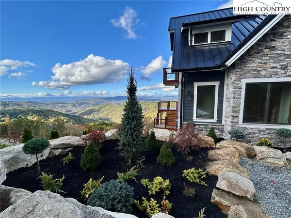 $2,500,000 | 132 Sun Peaks Trail, Beech Mountain, NC 28604
