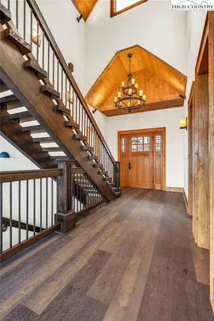 $2,500,000 | 132 Sun Peaks Trail, Beech Mountain, NC 28604