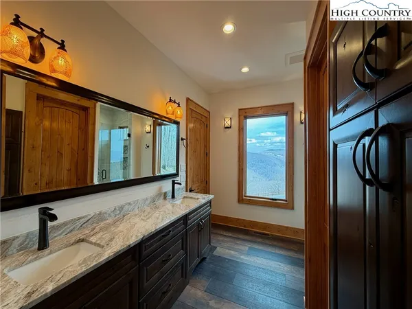 $2,500,000 | 132 Sun Peaks Trail, Beech Mountain, NC 28604