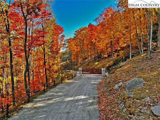 $2,500,000 | 132 Sun Peaks Trail, Beech Mountain, NC 28604