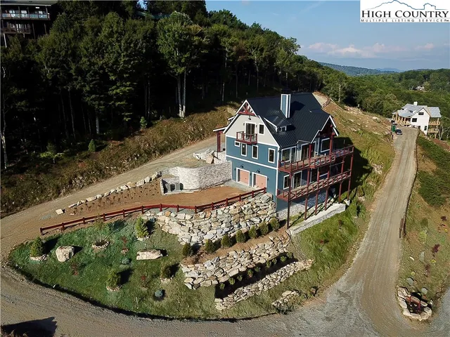 a view of an outdoor space and a yard