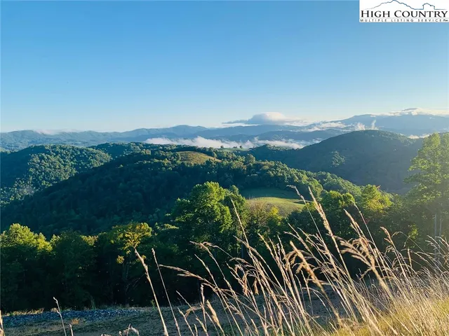 $2,500,000 | 132 Sun Peaks Trail, Beech Mountain, NC 28604