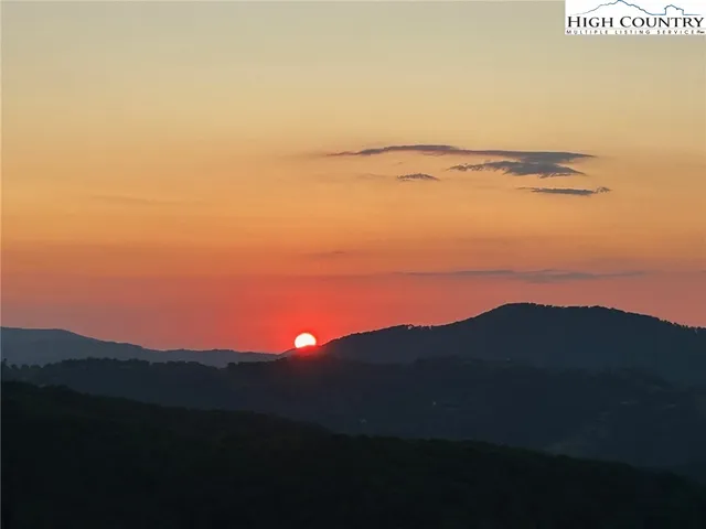 $2,500,000 | 132 Sun Peaks Trail, Beech Mountain, NC 28604