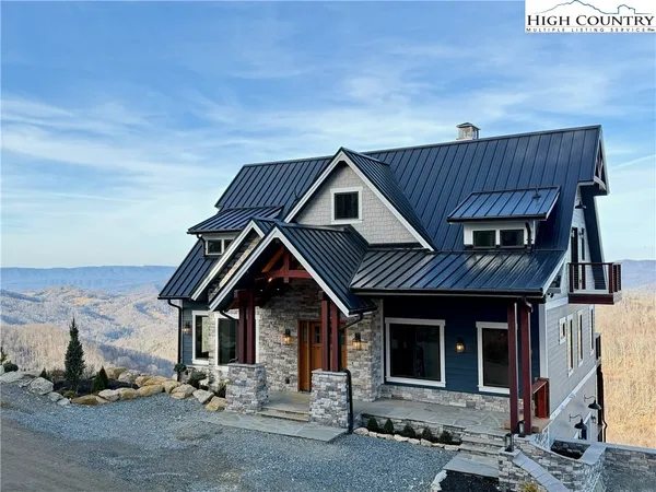 $2,500,000 | 132 Sun Peaks Trail, Beech Mountain, NC 28604