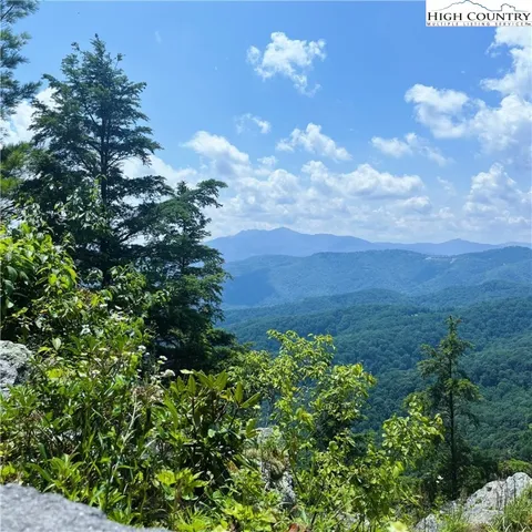 $2,500,000 | 132 Sun Peaks Trail, Beech Mountain, NC 28604