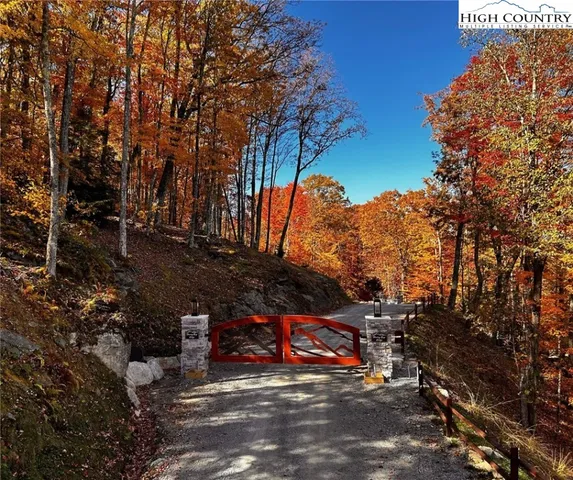 $2,500,000 | 132 Sun Peaks Trail, Beech Mountain, NC 28604