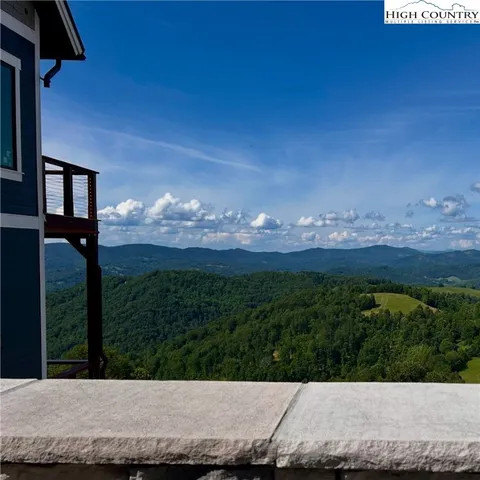 $2,500,000 | 132 Sun Peaks Trail, Beech Mountain, NC 28604