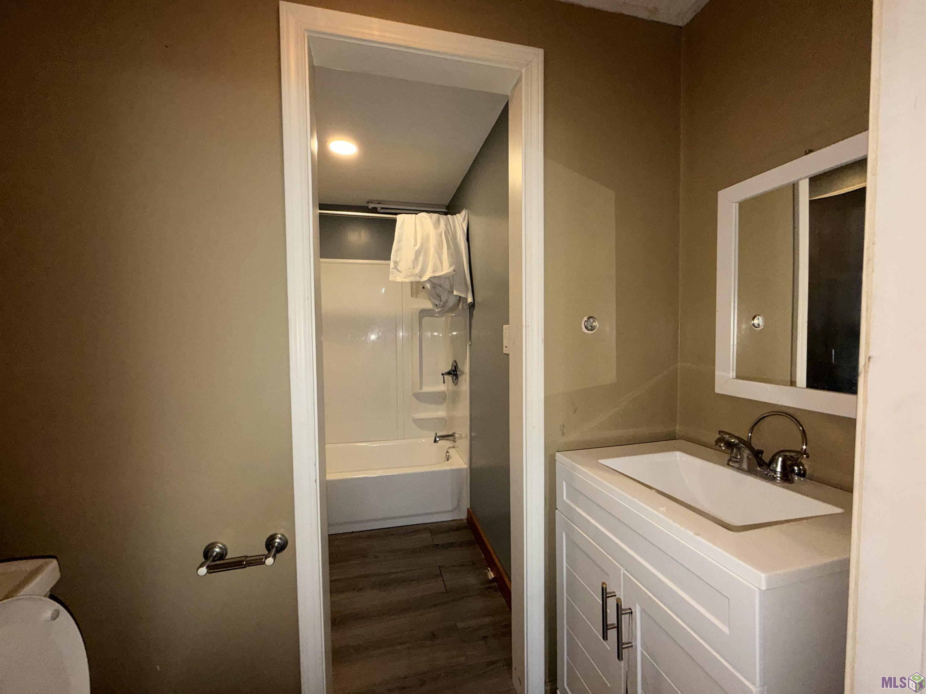 826 Center Street, Unit 2 Houma, LA 70360 - Photo 7 of 9