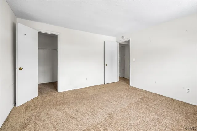 $199,900 | 364 Cameco Circle, Salina, NY 13090