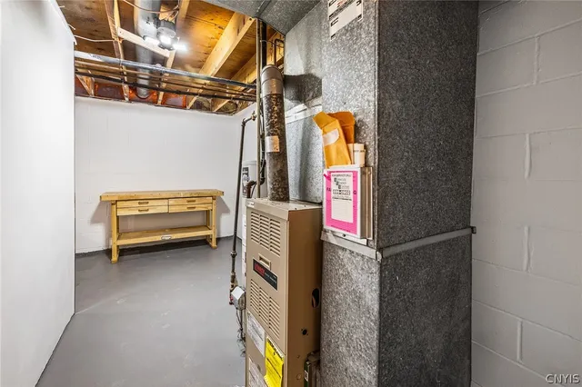 $199,900 | 364 Cameco Circle, Salina, NY 13090