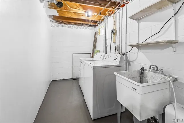 $199,900 | 364 Cameco Circle, Salina, NY 13090