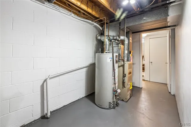 $199,900 | 364 Cameco Circle, Salina, NY 13090