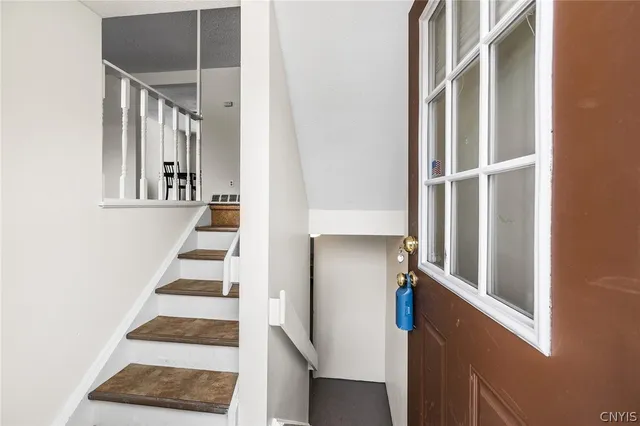 $199,900 | 364 Cameco Circle, Salina, NY 13090