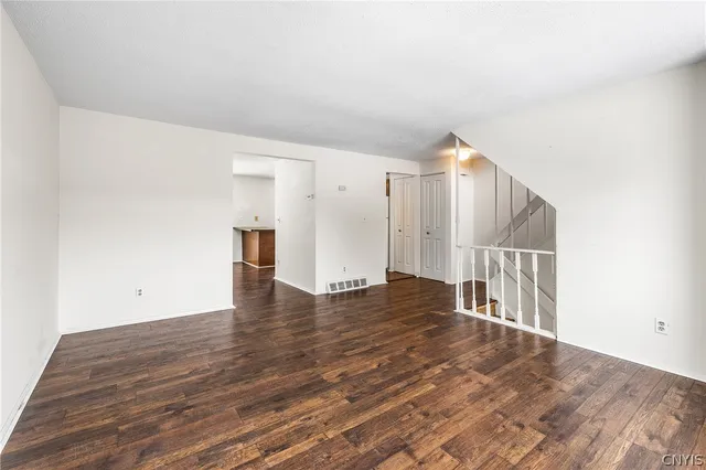 $199,900 | 364 Cameco Circle, Salina, NY 13090