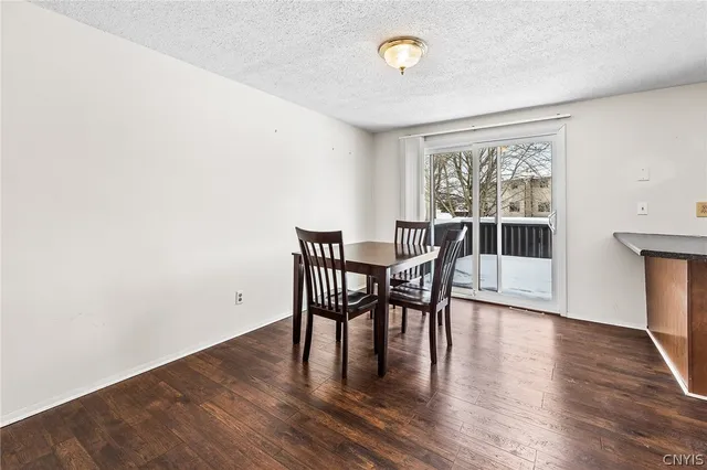 $199,900 | 364 Cameco Circle, Salina, NY 13090