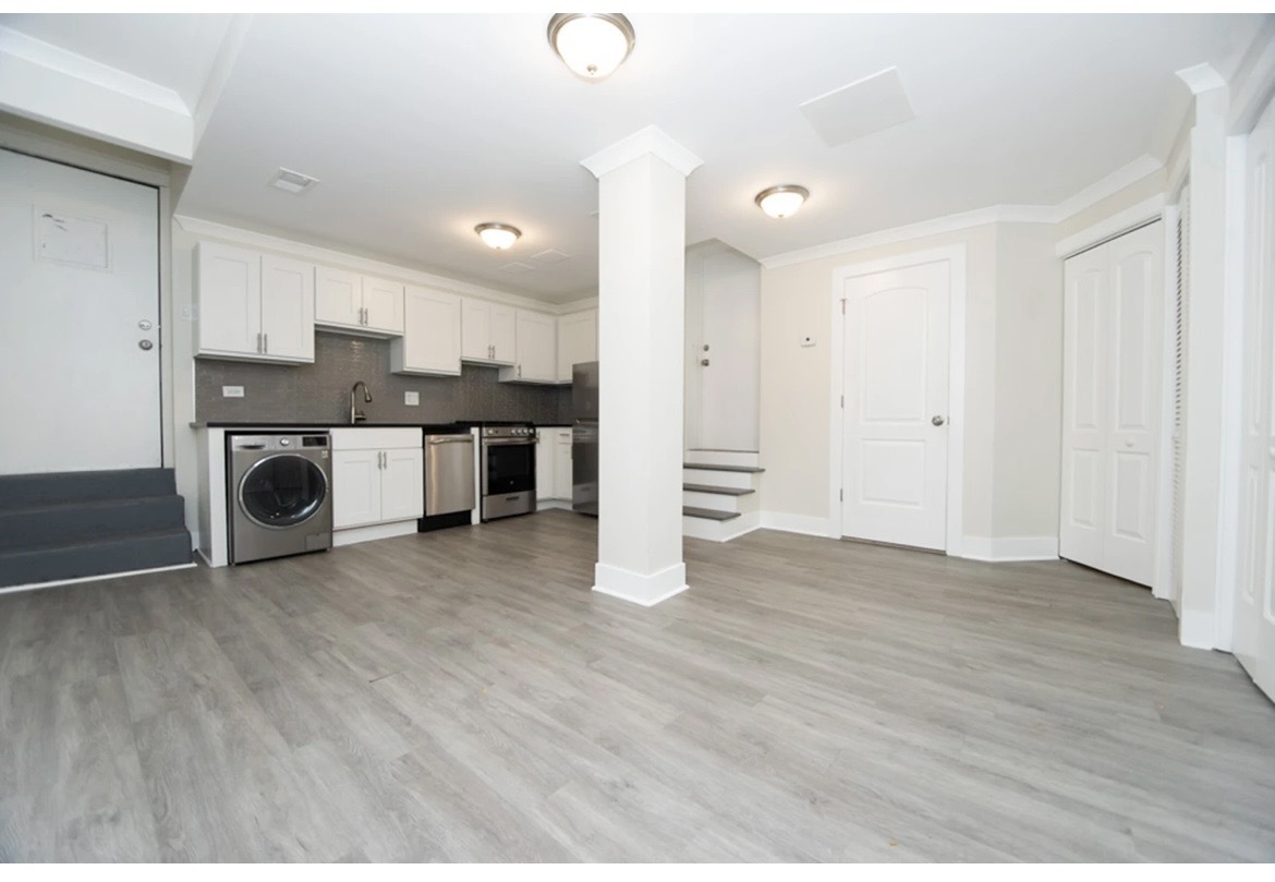 648.5 West Roscoe Street, Unit GD Chicago, IL 60657 - Photo 7 of 13