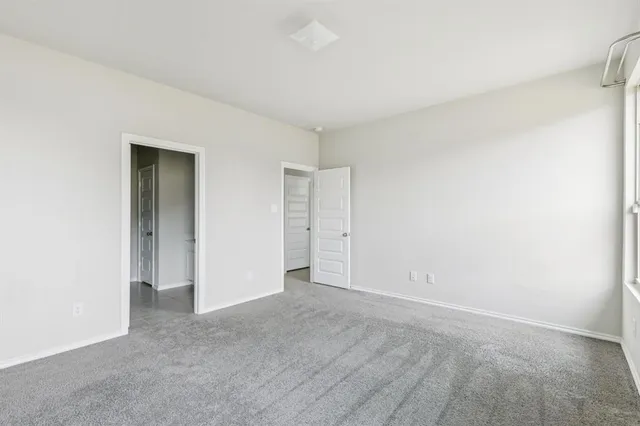 $2,295 | 969 Ravenwood Lane, Van Alstyne, TX 75495