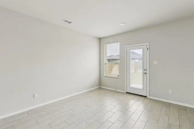 $2,295 | 969 Ravenwood Lane, Van Alstyne, TX 75495