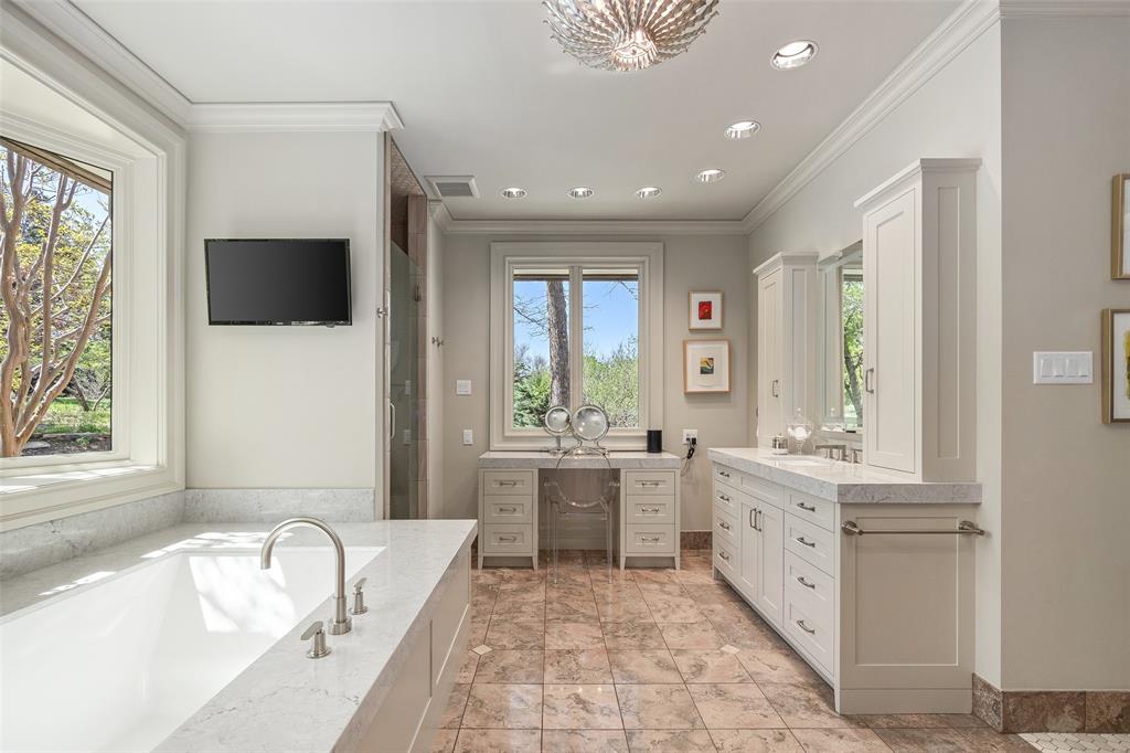 201 Jenkins Ridge Aledo, TX 76008 - Photo 18 of 39 a large spacious bathroom with a large tub and sink