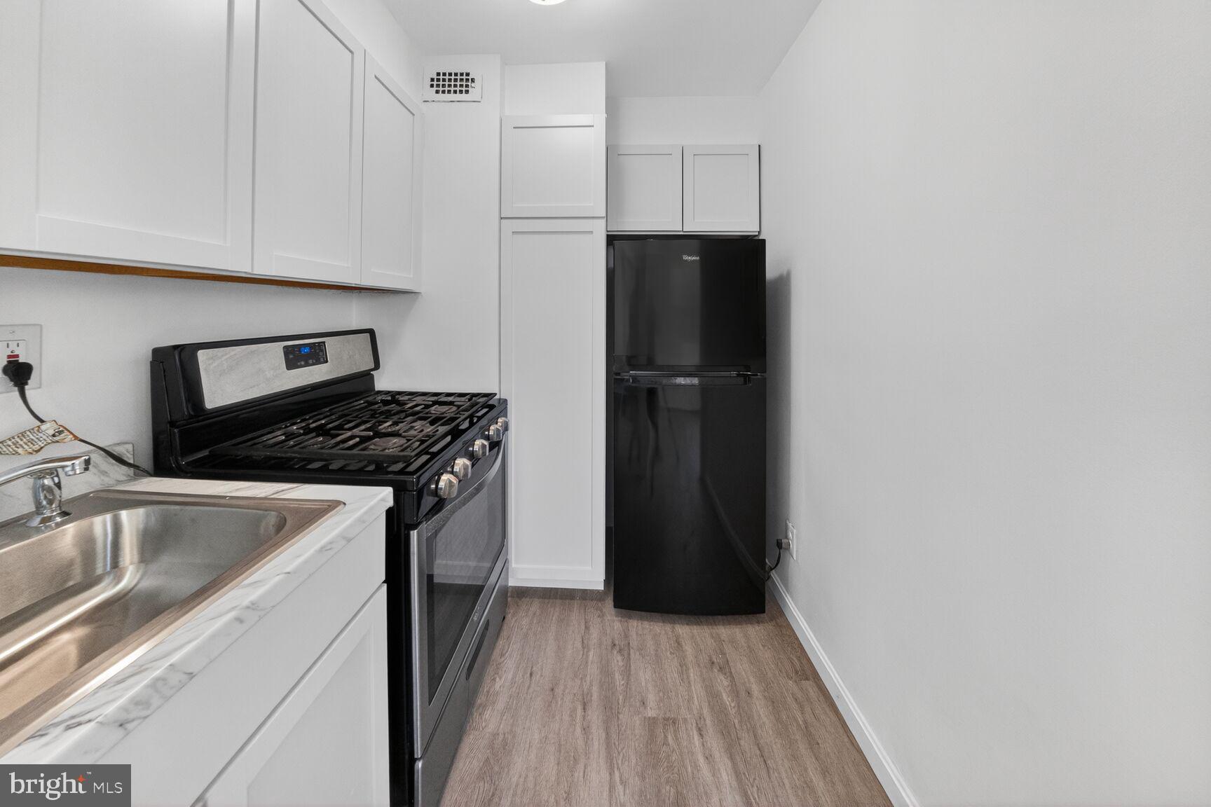 1801 Clydesdale Place Northwest, Unit 720 Washington, DC 20009 - Photo 12 of 25