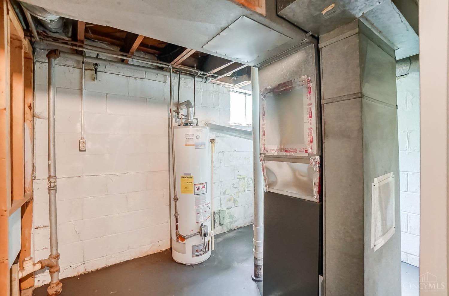 5754 Argus Road Cincinnati, OH 45224 - Photo 22 of 26 New furnace 2024