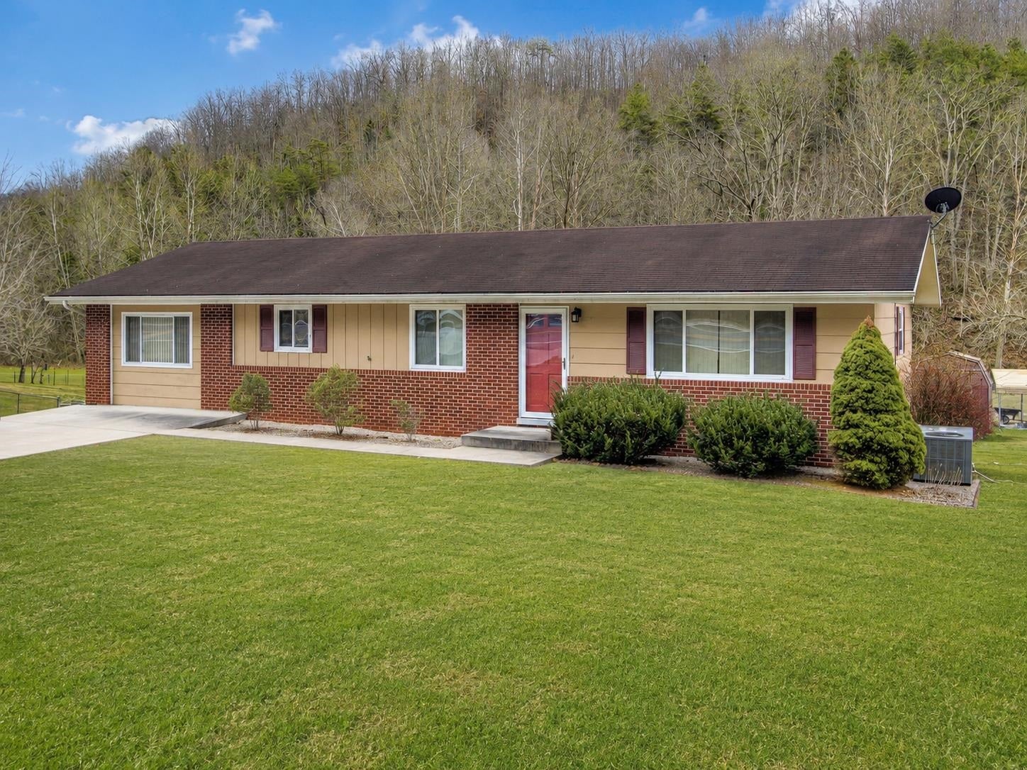 1647 Fort Gay Road Fort Gay, WV 25514 - Photo 1 of 28 Gallery Image 1