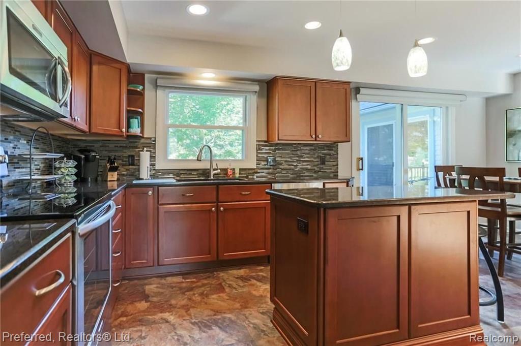 36133 Johnstown Road Farmington Hills, MI 48335 - Photo 22 of 49