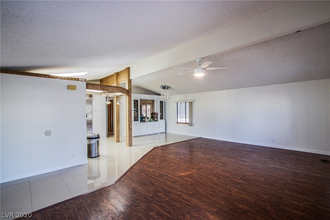 5553 Aldama Road Las Vegas, NV 89122 - Photo 4 of 29