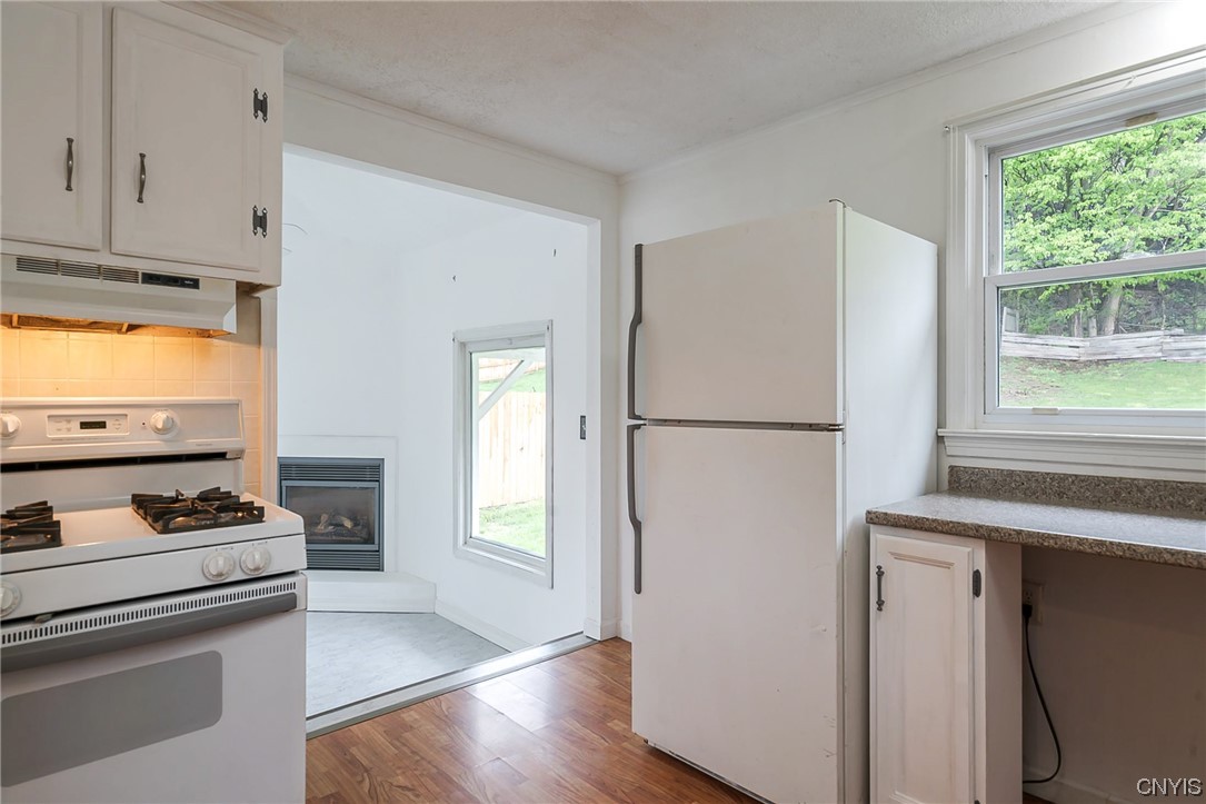 116 Hinsdale Road Camillus, NY 13031 - Photo 14 of 32