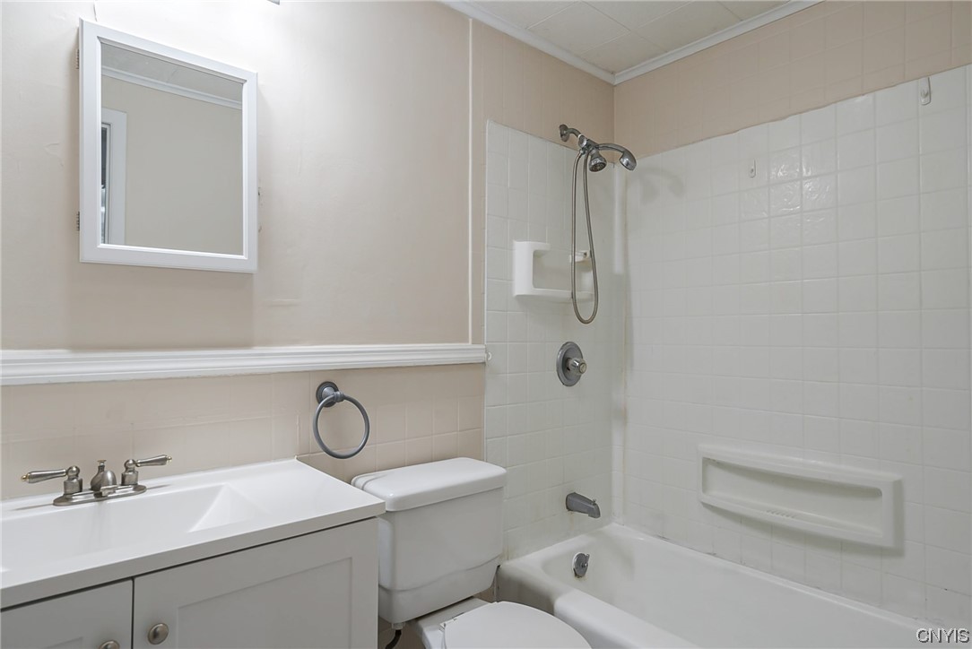 116 Hinsdale Road Camillus, NY 13031 - Photo 20 of 32