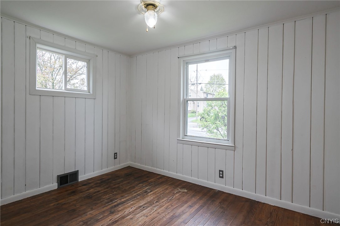 116 Hinsdale Road Camillus, NY 13031 - Photo 21 of 32