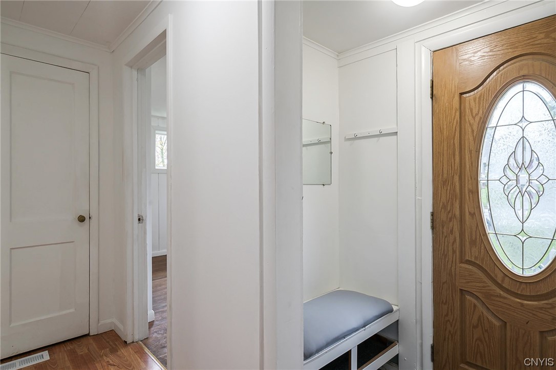 116 Hinsdale Road Camillus, NY 13031 - Photo 3 of 32