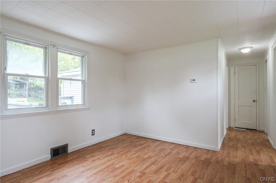 116 Hinsdale Road Camillus, NY 13031 - Photo 5 of 32