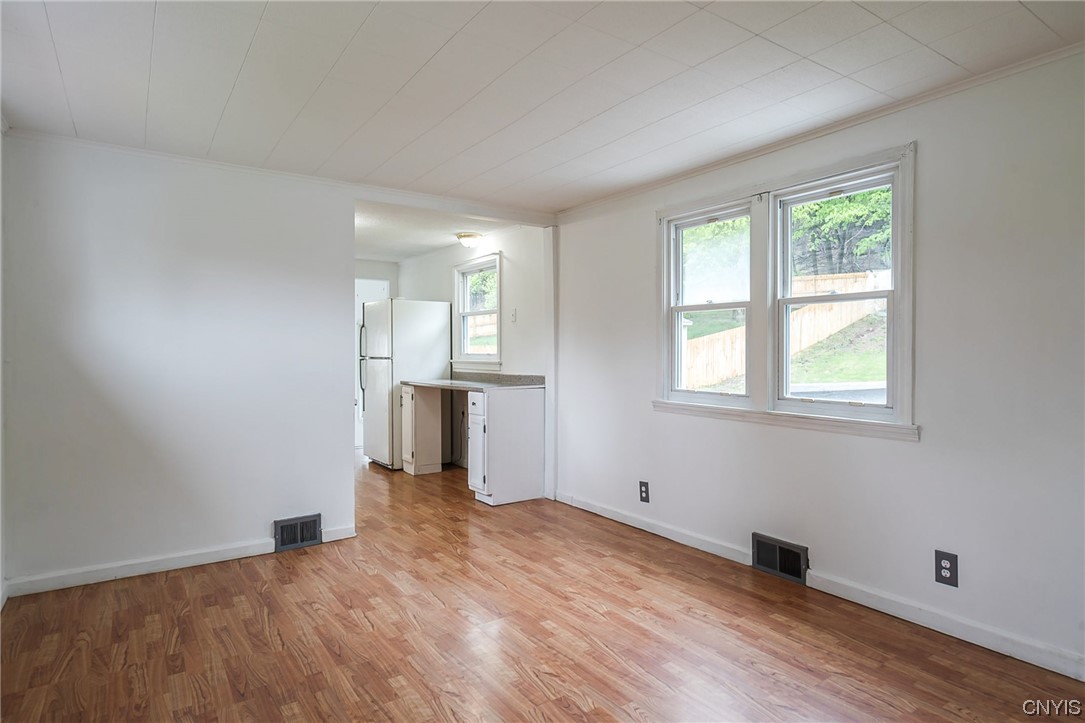 116 Hinsdale Road Camillus, NY 13031 - Photo 6 of 32