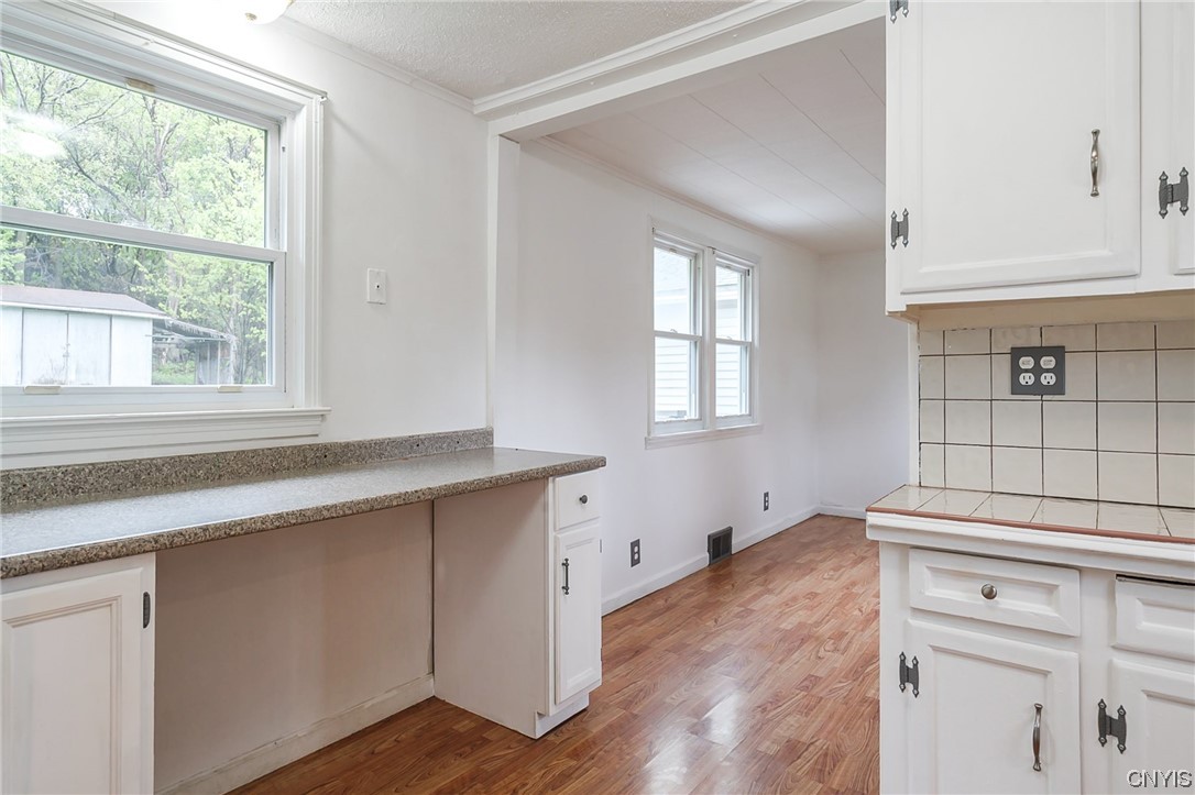 116 Hinsdale Road Camillus, NY 13031 - Photo 8 of 32