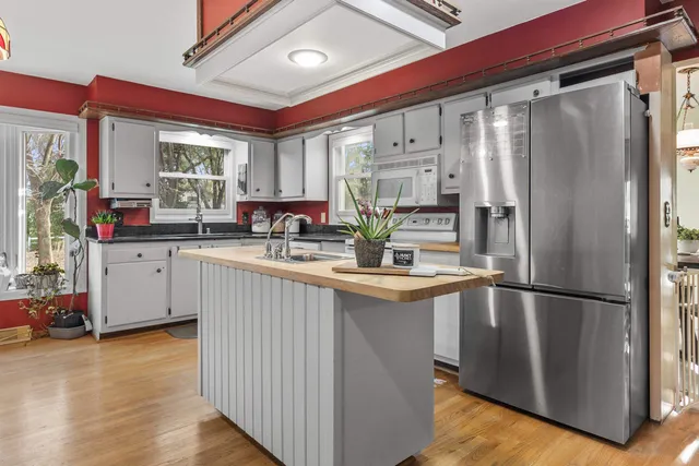 $495,000 | N53W35963 West Lake Drive, Oconomowoc, WI 53066